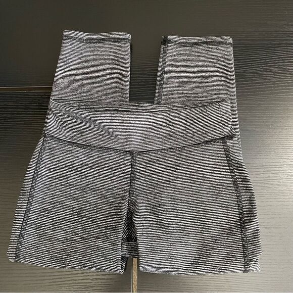 Old Navy Active Go-Dry Leggings, Girl Large (10-12) - Picture 7 of 9